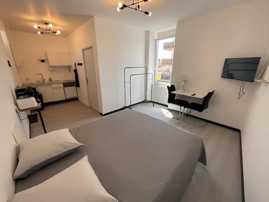 Studio B2 20M2 Cosy 5Min A Pied Des Gares Roanne Extérieur photo
